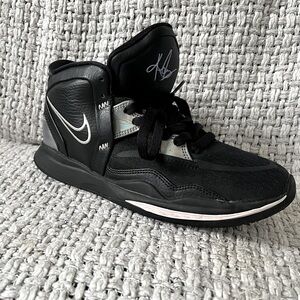 Nike Kyrie Infinity GS Black Metallic Silver Size 6.5 DD0334-005
